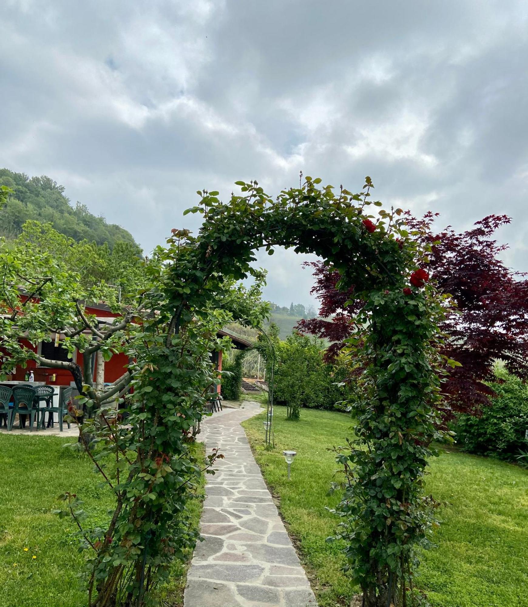 Residence Delle Rose Barolo Eksteriør bilde