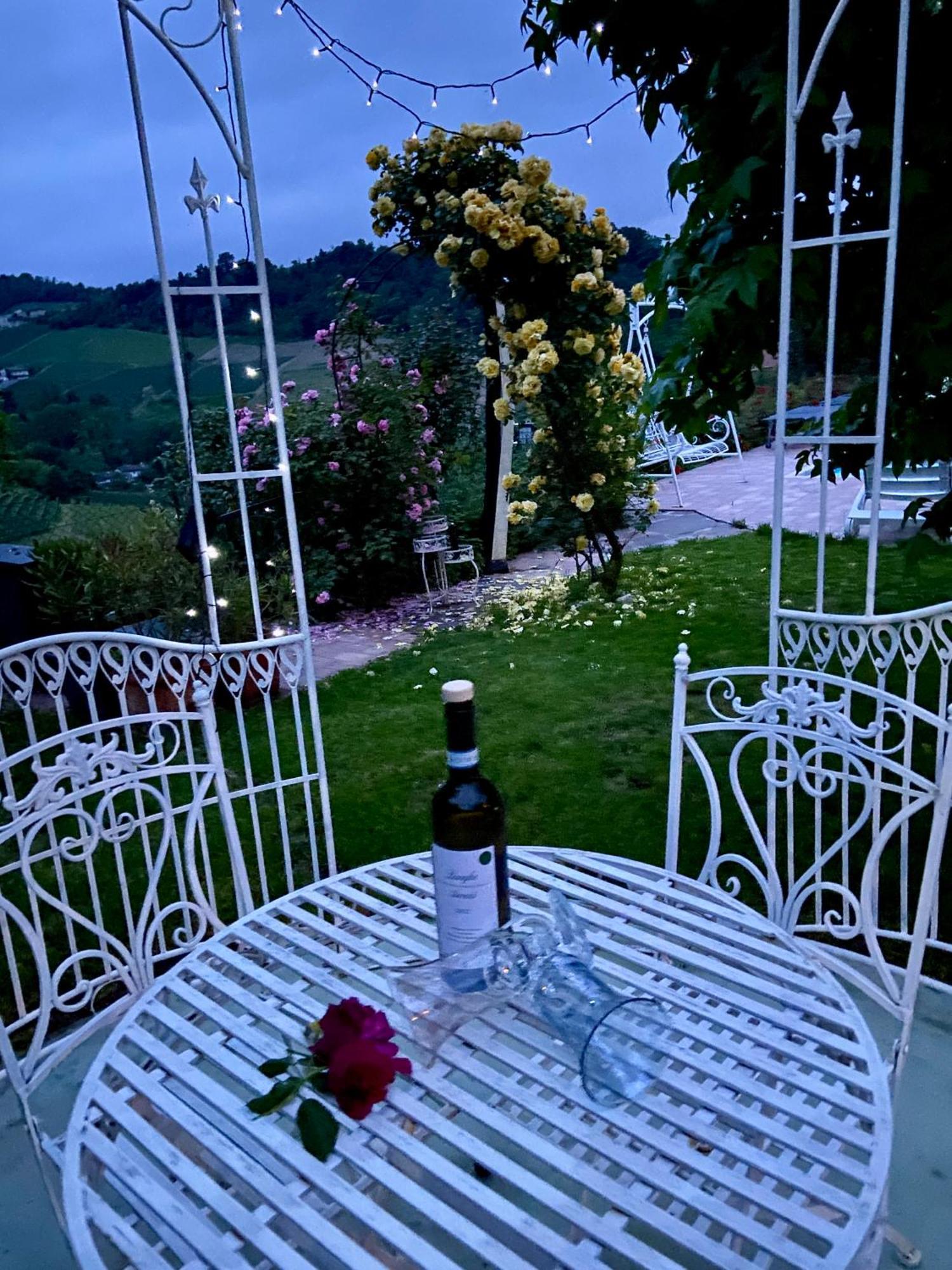 Residence Delle Rose Barolo Eksteriør bilde